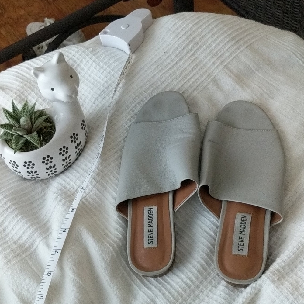 🌼2 for $25 🌼 Steve Madden leather slide